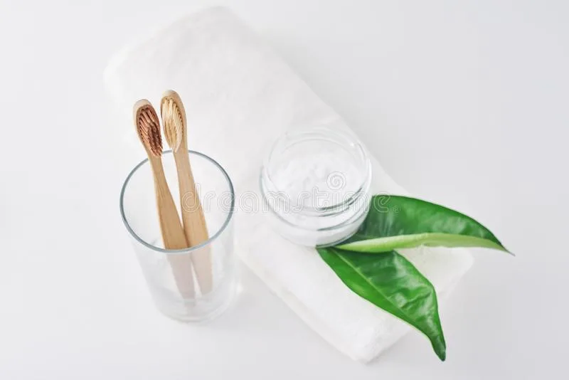 ¿Es posible blanquear los dientes de manera natural?